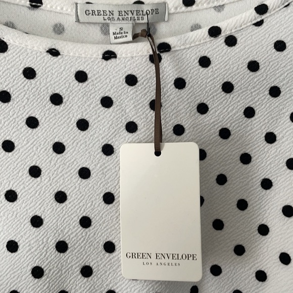 NWT stretch crepe polka dot top - Picture 4 of 4